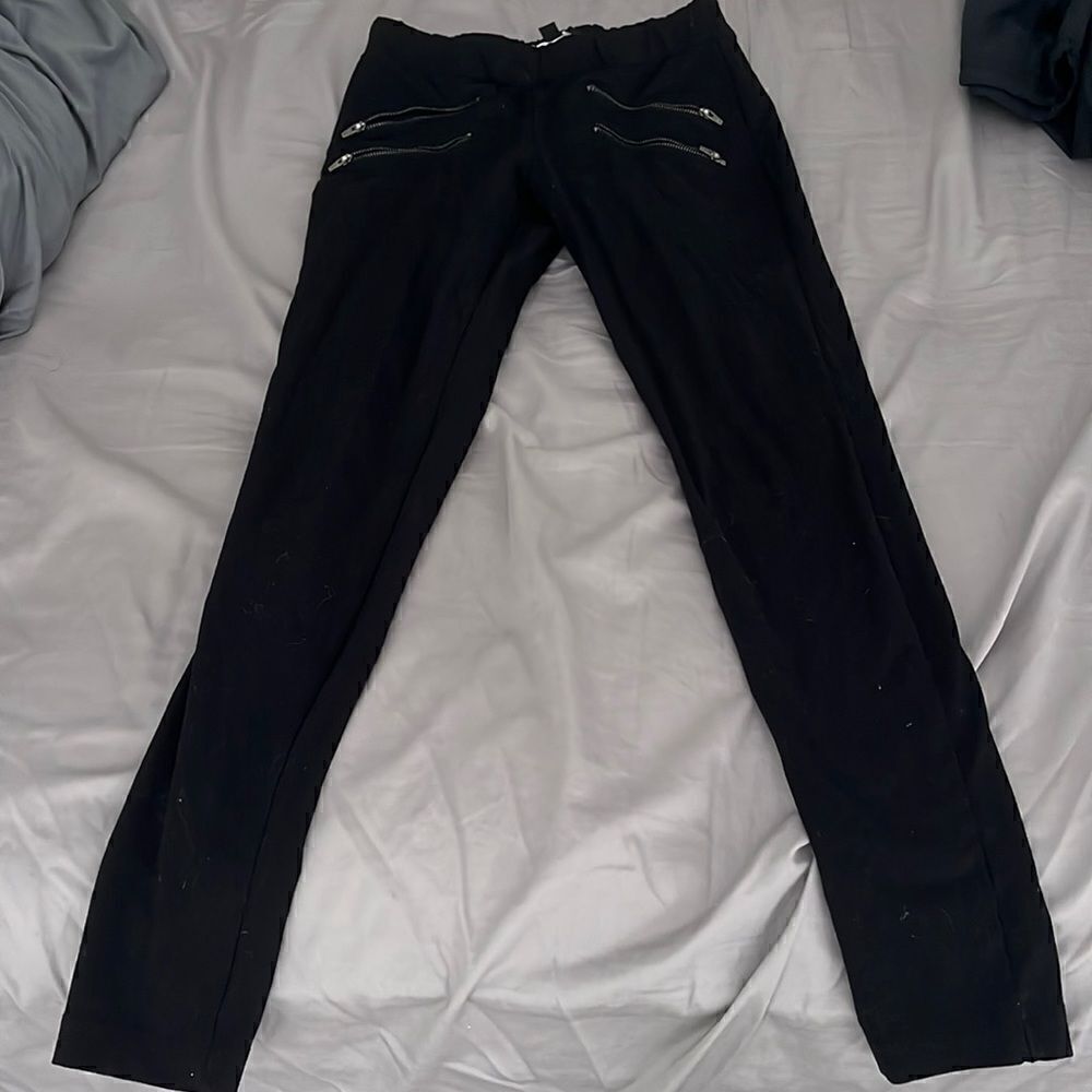 Y2K classic *** Bebe zippered front stretch leggings sz XS